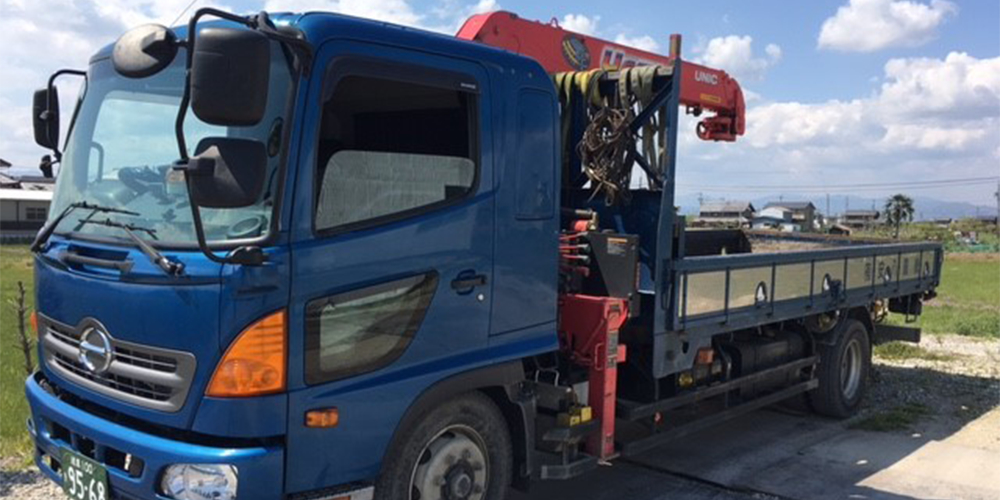 クレーン作業一式　一般区域貨物自動車運送事業 有限会社安八重機